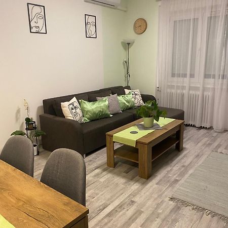 Katica Apartman Дьор Екстериор снимка