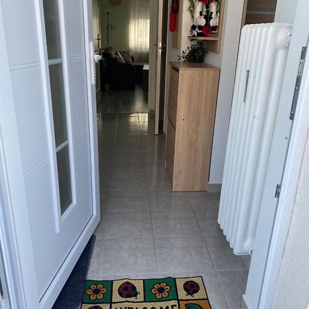Katica Apartman Дьор Екстериор снимка