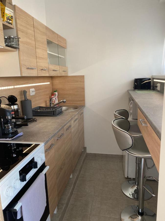 Katica Apartman Дьор Екстериор снимка