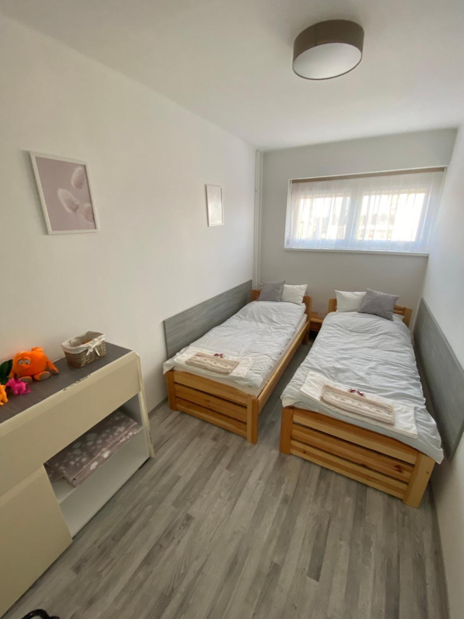 Katica Apartman Дьор Екстериор снимка